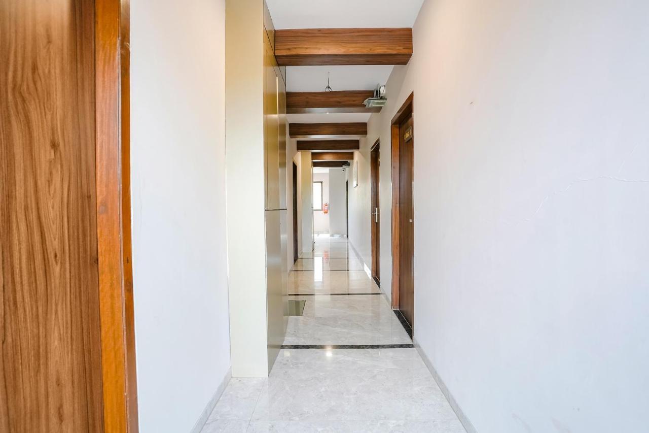 Fabhotel Swaraj Shirgaon  Luaran gambar