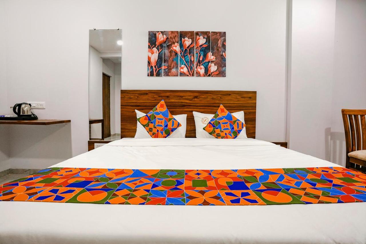 Fabhotel Swaraj Shirgaon  Luaran gambar