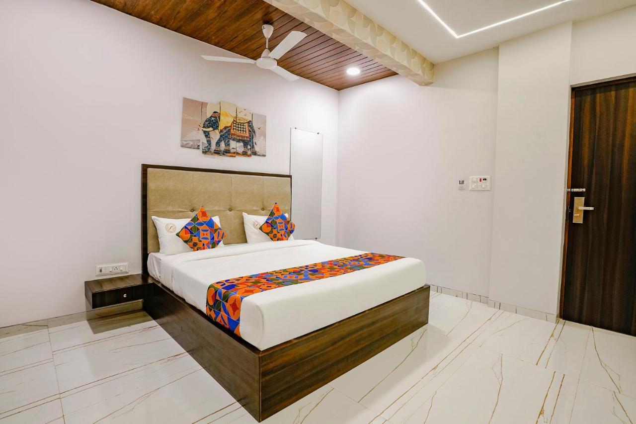 Fabhotel Swaraj Shirgaon  Luaran gambar